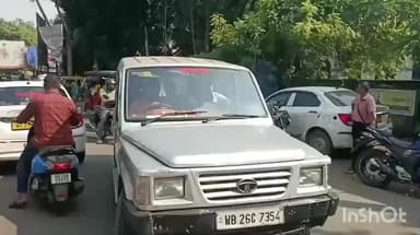 চুঁচুড়া-মগরা: প্রকাশ্যে গাড়িতে বসে মদ্যপান করার অভিযোগে গ্রেফতার এক ব্যক্তি ঘটনাটি চুঁচুড়ার