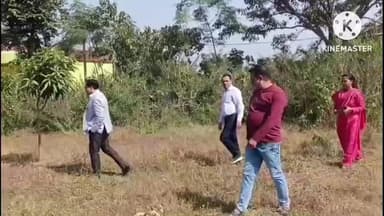 घाघरा: गुमला डीडीसी ने मकरा गांव में विकास कार्यों और विद्यालयों में चल रहे मॉक टेस्ट परीक्षा का निरीक्षण किया