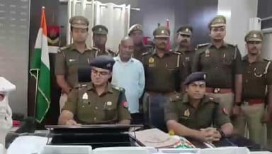 सकलडीहा: नदेसर में चल रही अवैध असलहा फैक्ट्री का बलुआ पुलिस ने किया खुलासा, एक व्यक्ति गिरफ्तार, तमंचे व उपकरण बरामद