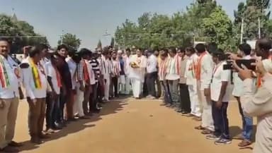 బాన్సువాడ: బాన్సువాడ మినీ స్టేడియంలో, ఉమ్మడి జిల్లాల వాలీబాల్ టోర్నమెంట్ ను ప్రారంభించిన, ఎమ్మెల్యే పోచారం శ్రీనివాస్ రెడ్డి