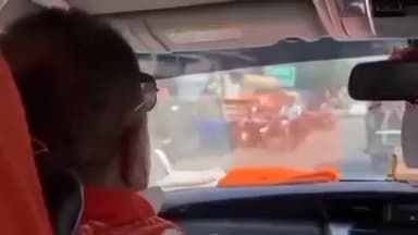 डुमरियागंज: पूर्व विधायक राघवेंद्र प्रताप सिंह का वीडियो वायरल, कहा- आपको रहना है तो ठीक से रहिए, नहीं तो SP से कह कर चले जाइए