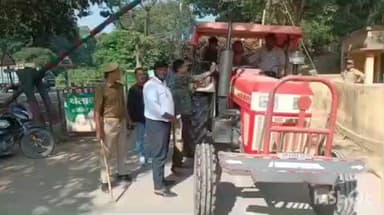 मिहींपुरवा: कतर्नियाघाट में वन्य जीव सुरक्षा को लेकर सड़क सुरक्षा अभियान चलाया गया, अजगर पर गाड़ी चढ़ने के बाद संगठन हुआ सक्रिय