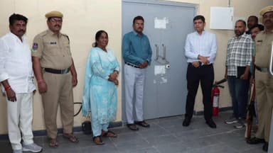 కామారెడ్డి: కలెక్టరేట్ సమీపంలోని ఈవీఎం గోదామును, పరిశీలించి, సీసీ కెమెరాలను తనిఖీ చేసిన : జిల్లా కలెక్టర్ ఆశిష్ సాంగ్వాన్