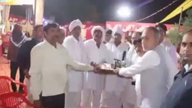 लोहारू: लोहारू विधायक राजबीर सिंह फरटिया ने निभाई मानवता की मिसाल, अनाथ बेटी के विवाह में ₹1,01,000 के गहने भेंट किए