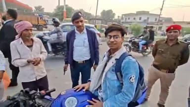 मऊ: सड़क सुरक्षा अभियान के तहत शासन ने 'यातायात माह' के अंतर्गत शुरू किया जन-जागरुकता अभियान