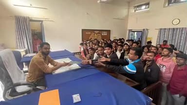 झाडोल: TSP क्षेत्र के बेरोजगार युवाओं ने शिक्षक भर्ती में पद बढ़ाने की मांग की, मुख्यमंत्री को भेजा ज्ञापन