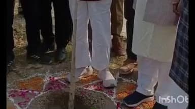 कायमगंज: उत्तर प्रदेश सरकार में वन मंत्री ने गांव पुठरी में वृक्षारोपण किया और वन में लगे वृक्षों का निरीक्षण किया