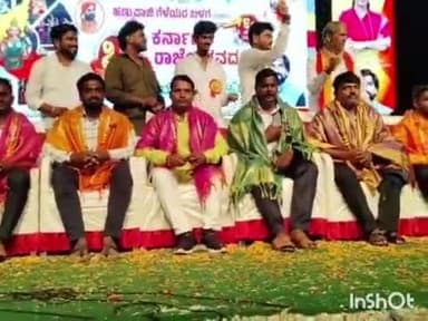 ಬೀದರ್: ನಗರದಲ್ಲಿ ಹಣ್ಮುಅಪ್ಪಾಜಿ ಗೆಳೆಯರ ಬಳಗದಿಂದ ಸಾಧಕರಿಗೆ ಸನ್ಮಾನ, ಕನ್ನಡ ಮನಸ್ಸುಗಳ ಮನಸೊರೆಗೊಂಡ ನಾಗಲಕ್ಷ್ಮಿ ಚೌದ್ರಿ ಜೀವನದಿ ಹಾಡು