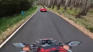 ദേവികുളം: മൂന്നാർ വട്ടവട റൂട്ടിൽ കാർ യാത്രികൻ്റെ സാഹസിക യാത്ര, ദൃശ്യങ്ങൾ പുറത്ത്