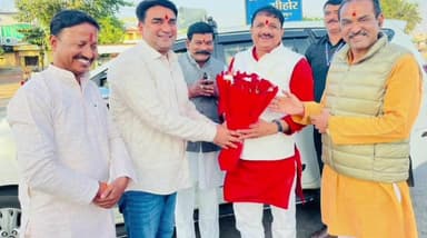 सीहोर: हाईवे से सैकड़ा खेड़ी को जोड़ने पर सांसद आलोक शर्मा का हुआ स्वागत व सम्मान, कई लोग रहे मौजूद