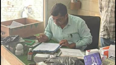 कालांवाली: देसू मलकाना में पुलिस व ड्रग विभाग ने एक मेडिकल स्टोर पर छापा मारा, नशे में इस्तेमाल होने वाले कैप्सूल बरामद