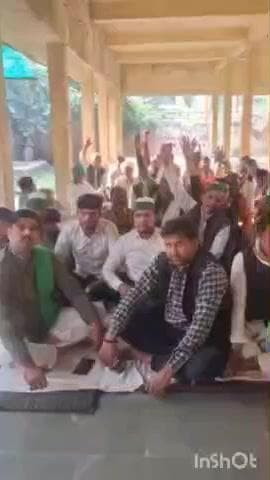 जसराना: नगला भिकिया में 3 महीने पहले करंट से हुई युवक की मौत के मामले में भाकियू के पदाधिकारियों ने तहसील में दिया धरना