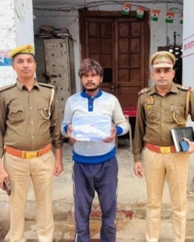 बिल्हौर: बिल्हौर थाने की पुलिस ने अवैध तमंचा और जिंदा कारतूस के साथ आरोपी को किया गिरफ्तार