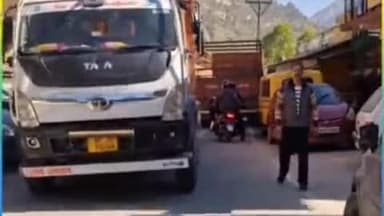 निरमंड: जगातखाना में ट्रैफिक जाम से लोग परेशान