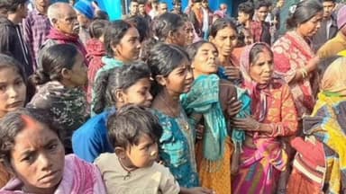 चितरपुर: पनशाला लारी के पास अज्ञात वाहन की टक्कर से बुधबाजार निवासी युवक की मौत, विरोध में सड़क जाम