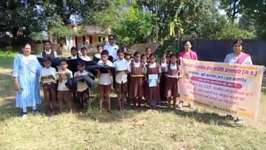 बैहर: भैंसवाई में आदर्श दानपात्र सेवा समिति ने बच्चों को ओढ़ाया करुणा और शिक्षा का कंबल, स्नेह बरसा