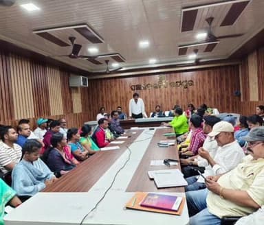 ଜୟପୁର: ଜୟପୁର ବ୍ଲକ ସ୍ତରିୟ ପରବ ପାଳନ ନେଇ ବ୍ଲକ ସଭାଗୃହ ରେ ପ୍ରସ୍ତୁତି ବୈଠକ