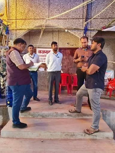 दिनांक 06 नवम्बर 2025 को हुए शांतिपूर्ण मतदान के बाद आज, जिला निर्वाचन पदाधिकारी- सह-जिला पदाधिकारी, शेखपुरा ने वज्रगृह ...