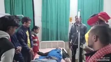 देवघर: मानिकपुर के पास बाइक रास्ते पर खड़ी गाय से टकराई, दो लोग गंभीर रूप से घायल