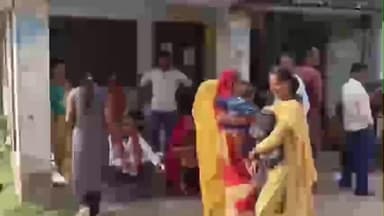 बिथान: आधार कार्ड बनाने में अनियमितता से लोगों को हो रही परेशानी #jansamasya