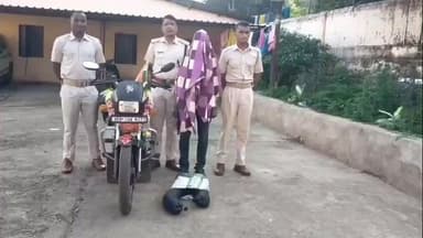 କୋରାପୁଟ ସହର: ସୁନାବେଡା ଥାନା ଭେଜାପୁଟ ଅଞ୍ଚଳରେ ଅବକାରୀ ବିଭାଗ ପକ୍ଷରୁ ବାଇକ ସହ ଦେଶୀ ମଦ ଜବତ, ଜଣେ ଗିରଫ