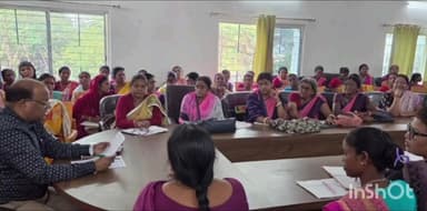 रानीश्वर: बीडीओ राजेश कुमार सिन्हा ने सेक्टर-1 और 2 के आंगनबाड़ी केंद्रों की सेविकाओं व सहायिकाओं के साथ की बैठक