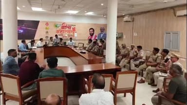 थानेसर: कुरुक्षेत्र: एसपी नीतीश अग्रवाल ने केडीबी कार्यालय में पुलिस अधिकारियों के साथ की बैठक