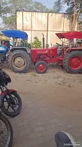 देवघर: कुंडा थाना पुलिस ने चित्तौलोड़िया में छापामारी कर अवैध बालू लदे तीन ट्रैक्टर ज़ब्त किए