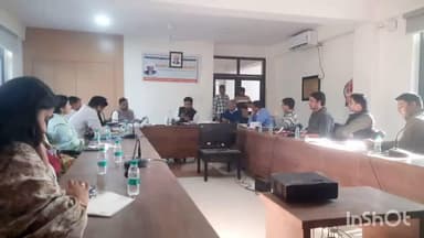 नगरोटा बगवां: विधायक RS बाली ने नगरोटा वगवां में विभिन्न विभागों के अधिकारियों के साथ विकास कार्यों की समीक्षा बैठक की