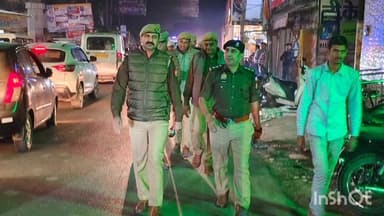 नगीना: नगीना के रेलवे स्टेशन, बस स्टैंड, मुख्य मार्ग व अन्य भीड़भाड़ वाले स्थानों पर सीओ ने पदल गश्त करते हुए की चैकिंग