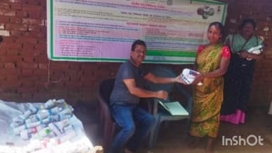 गोपीकांदर: गोपीकांदर प्रखंड के मजराबाड़ी गांव में विशेष पशु चिकित्सा शिविर का आयोजन किया गया