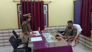 घोसी: पुलिस अधीक्षक श्री ईलामारन जी द्वारा घोसी थाने का किया गया औचक निरीक्षण