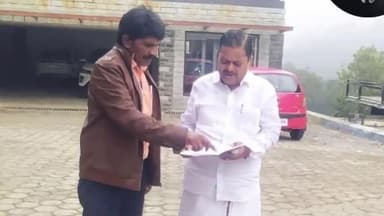 குன்னூர்: பெட்டட்டி சுங்கம் கிராமத்தில் வாக்காளர் பட்டியல் திருத்த விண்ணப்ப படிவம் அரசு தலைமை கொறடா'விற்கு வழங்கப்பட்டது