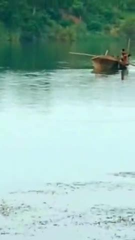 कोरांव: खीरी थाना क्षेत्र में हो रहे अवैध खनन का वीडियो सोशल मीडिया पर तेजी से वायरल हो रहा है