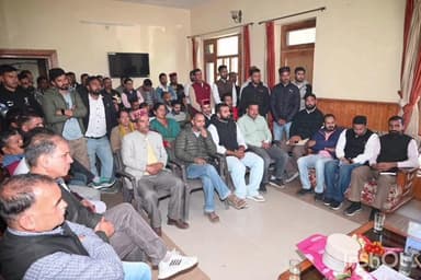 रिवालसर: सराज में भाजपा युवा मोर्चा की नवगठित कार्यकारिणी के साथ जयराम ठाकुर की परिचय बैठक संपन्न