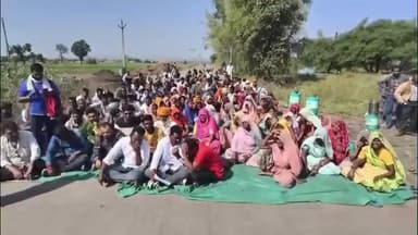 रतलाम: जुलवानिया: ट्रेचिंग ग्राउंड में बाउंड्री न बनने से ग्रामीणों का प्रदर्शन, सड़क पर तीन घंटे धरना