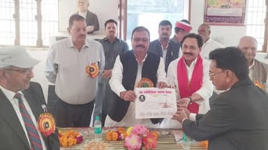 भरथना: भरथना बार एसोसिएशन के नवनिर्वाचित पदाधिकारियों का शपथ ग्रहण समारोह सम्पन्न