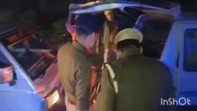 बिधूना: दिल्ली में धमाके के बाद जिले में बढ़ाई गई सुरक्षा, बेला थाना पुलिस ने संदिग्ध वाहनों के खिलाफ चलाया अभियान