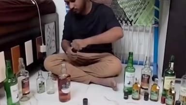 વટવા: ચાંદલોડિયામાં પોલીસે રેડ કરી યુવકને ઝડપી પાડયો, નકલી દારૂ કઈ રીતે બનાવતો તેનો વિડીયો આવ્યો સામે