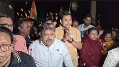 ডায়মন্ডহারবার ২: গোবিন্দপুর স্কুল মাঠে চায়ের চুমুকে উন্নয়নের গল্পের আয়োজন উপস্থিত ডায়মন্ড হারবার এর পর্যবেক্ষক