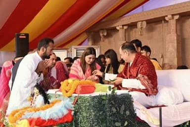 सहसपुर लोहारा: विधायक भावना बोहरा ने घुघरी खुर्द में आयोजित पंडित प्रदीप मिश्रा की शिव पुराण कथा में लिया आशीर्वाद