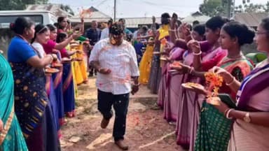 উদয়পুর: কাকড়াবন আর ডি ব্লকের পালাটানা পঞ্চায়েত প্রাঙ্গনে পালাটানা ও পূর্ব পালাটানা TRLM গ্রুপের সদস্য বৃন্দদের রক্তদান