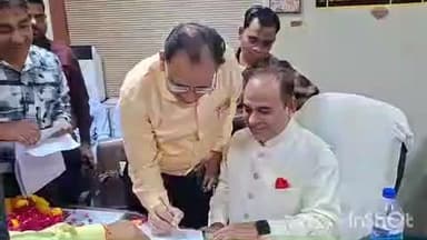 धौलपुर: जिला अस्पताल धौलपुर में नए पीएमओ डॉ. समरवीर सिंह ने संभाला कार्यभार, स्टाफ और नागरिकों ने किया स्वागत