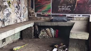 ಬಾಗೇಪಲ್ಲಿ: ಬಾಗೇಪಲ್ಲಿ ತಾಲ್ಲೂಕಿನಲ್ಲಿ ಪ್ರಯಾಣಿಕರ ತಂಗುದಾಣಗಳು ಕಸಕೂಡಗಳಾಗಿ ಪರಿವರ್ತನೆ