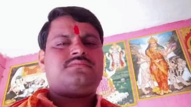 मोठ: मौठ कोतवाली क्षेत्र में सड़क हादसे में पुजारी की मौत, बाइक अज्ञात वाहन से टकराई