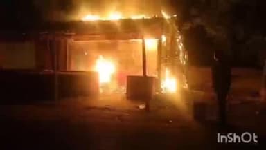 बड़ेराजपुर: बड़ेराजपुर के जनरल स्टोर में शॉट सर्किट के कारण लगी भीषण आग, लगभग ₹2 लाख का सामान जलकर हुआ राख