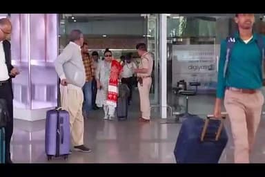 আজাৰা: গুৱাহাটীত উপস্থিত পশ্চিমবংগৰ সুকণ্ঠী গায়িকা জোজো মুখাৰ্জী