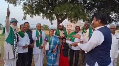 ಬೀದರ್: ಬೆನ್ನ ಮೇಲೆ ಹೊಡೆಯಿರಿ,ಆದರೆ ಹೊಟ್ಟೆ ಮೇಲೆ ಹೊಡಿಬೇಡಿ; ನಗರದಲ್ಲಿ ನಾರಂಜಾ ಸಕ್ಕರೆ ಕಾರ್ಖಾನೆ ಅಧ್ಯಕ್ಷ ಸೂರ್ಯಕಾಂತ ನಾಗಮಾರಪಳ್ಳಿಗೆ ರೈತರ ಮನವಿ