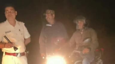 गायघाट: ठिकापाही चौक, NH-27 पर पुलिस का वाहन जांच अभियान, एक दर्जन बाइकों का चालान