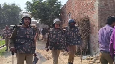 Lशाहजहांपुर जलालाबाद तहसील के रोली बोरी गाँव में शमशान भूमि पर बने हुए अवैध कब्जा को प्रशासन ने मुक्त करवाया #जलालाबाद